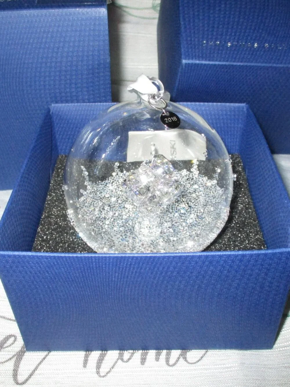 Swarovski 2016 Annual Christmas Present Gift in Ball Ornament  in box